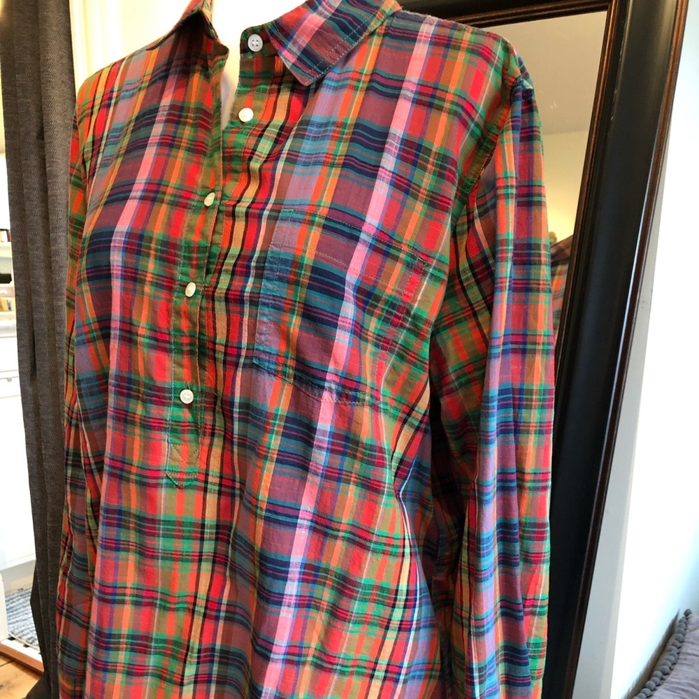 Springy plaid button blouse - Picture 2 of 2